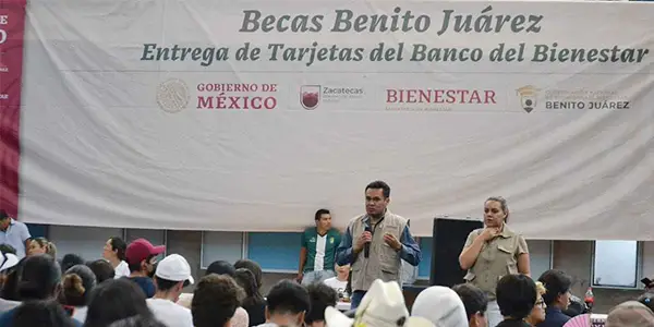 estatus de becas basicas benito juarez