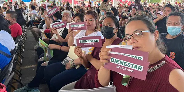 útiles y uniformes escolares