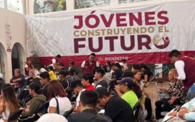 Jóvenes Construyendo el Futuro: Camino a tu Primer Empleo