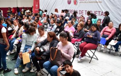 Recibe nueva tarjeta de uniformes y útiles para secundaria