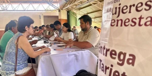 entrega de tarjetas del bienestar