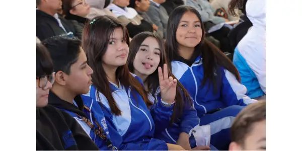 requisitos para la beca rita cetina primaria